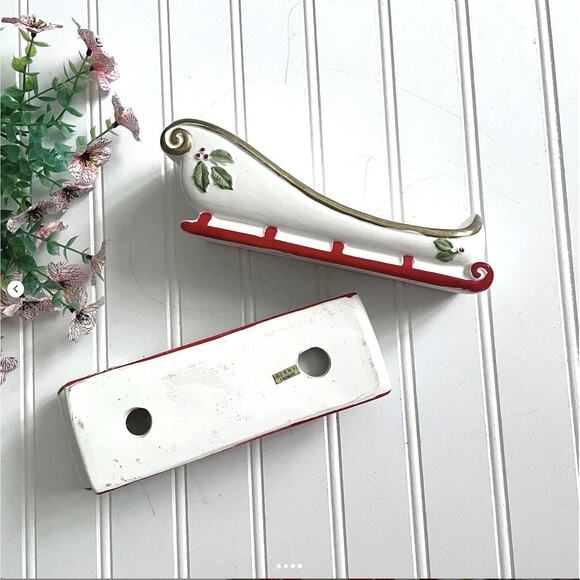 Vintage Christmas Ceramic White Sleigh JSNY Taiwan RANDOM CHOICE ONE - Picture 4 of 4